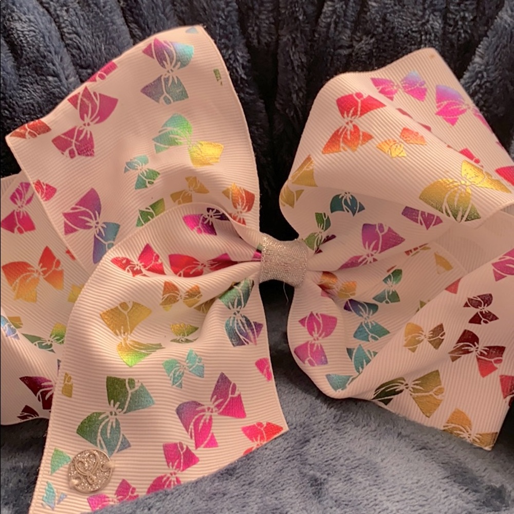 JOJO SIWA bow